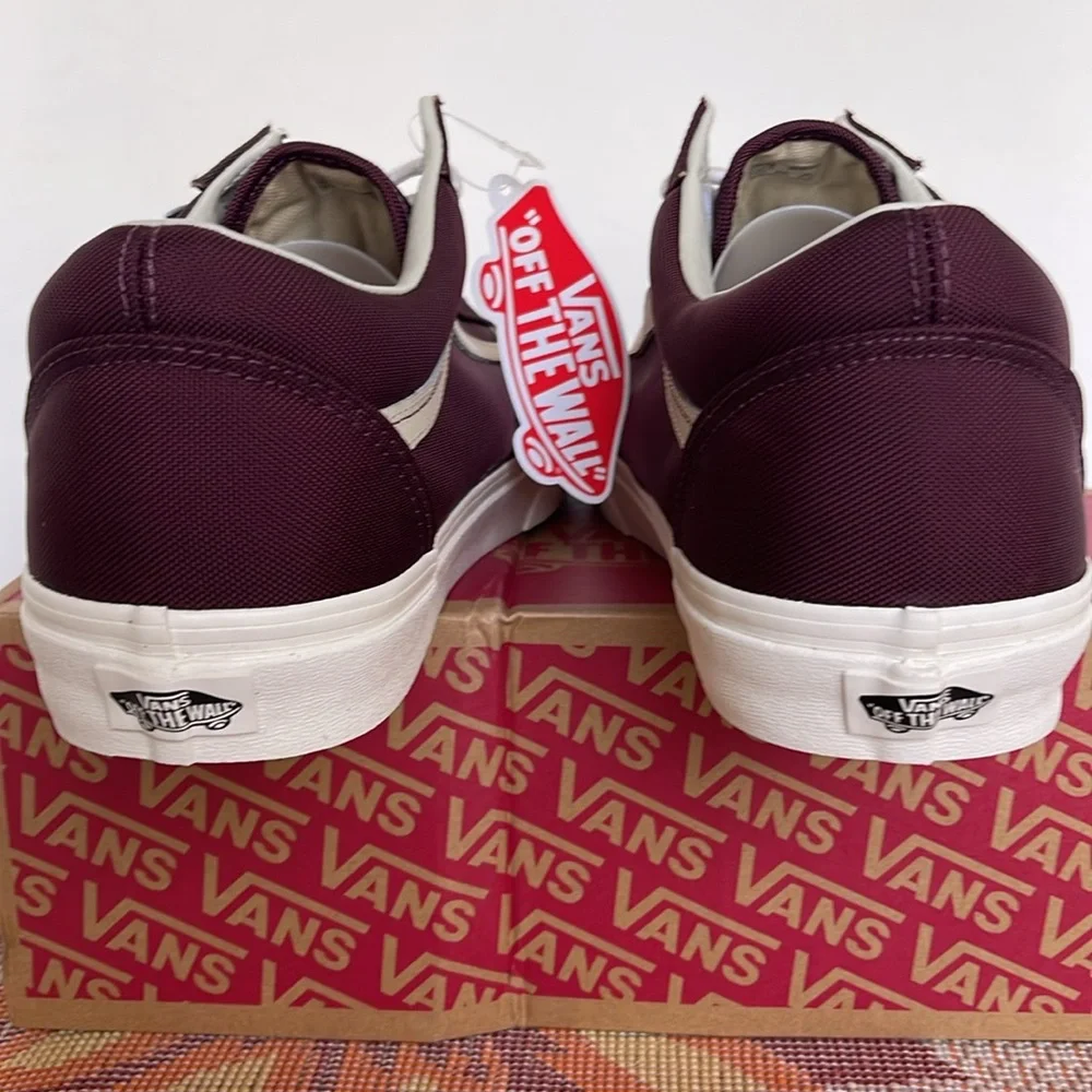 Vans Men’s Old Skool
Cordura Port Royale/Marsh
VN0A4BW2DOQ
Sneakers - Picture 13 of 16